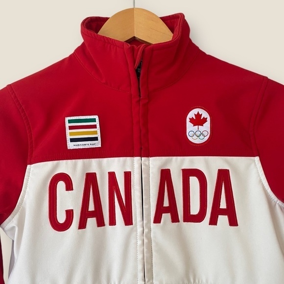 Team Canada 2014 Winter Games Olympic Team Jacket - Picture 4 of 13
